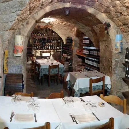 Lägenhet Three Bedroom Entire Place *