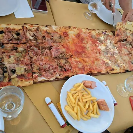 Lägenhet Three Bedroom Entire Place Roseto Degli Abruzzi