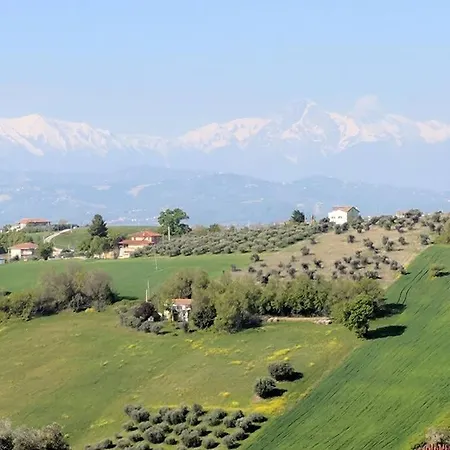 Three Bedroom Entire Place Appartement Roseto Degli Abruzzi