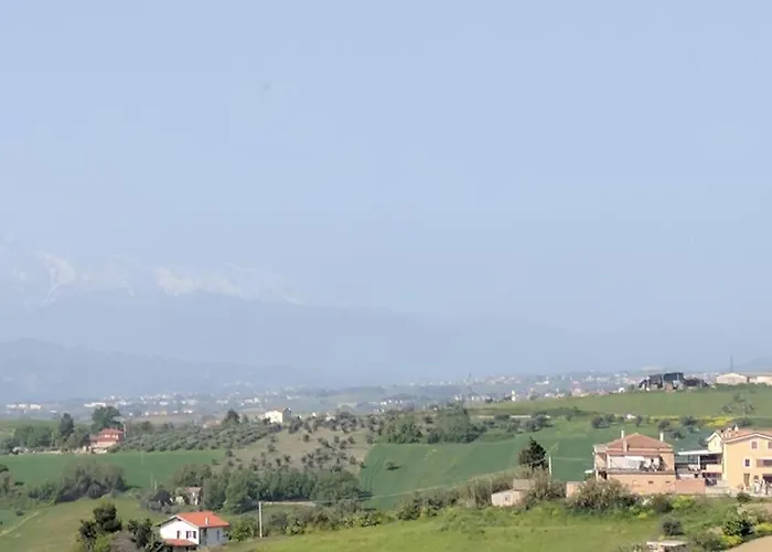 Three Bedroom Entire Place Διαμέρισμα Roseto Degli Abruzzi